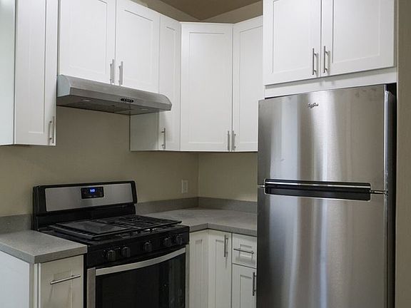 2nd image of 2319 Green St APT 4