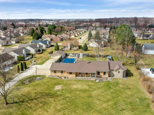 51701 Romeo Plank Rd, Macomb, MI 48042