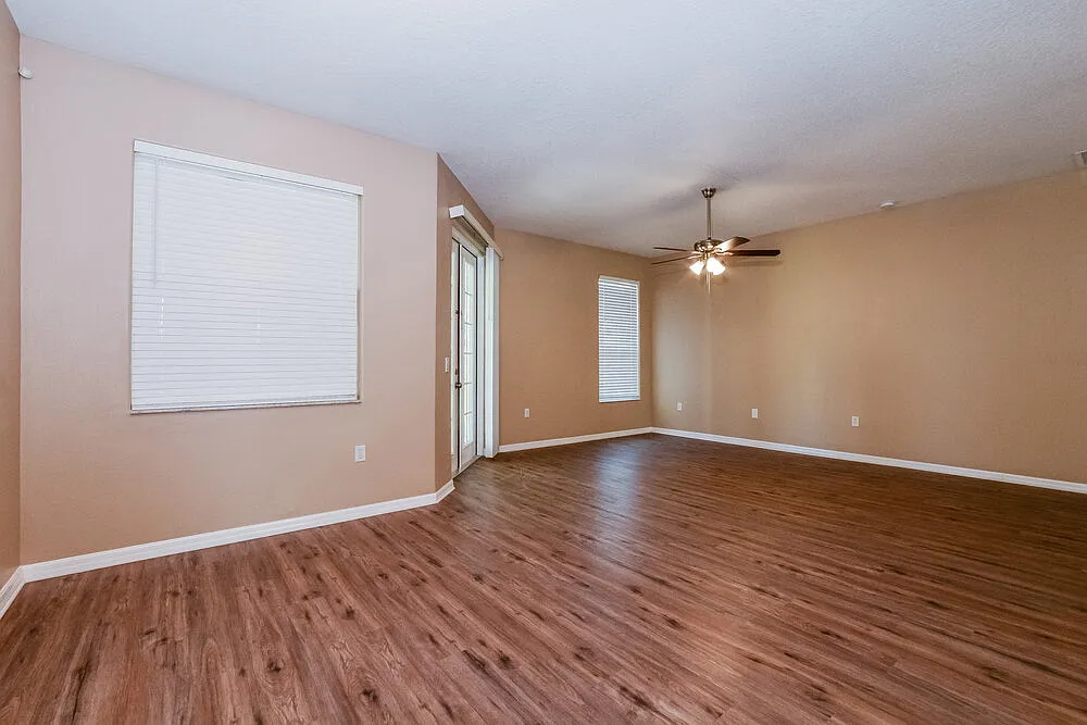 3 bed, 2.0 bath, 1874 sqft, $2,255 — Photo 4