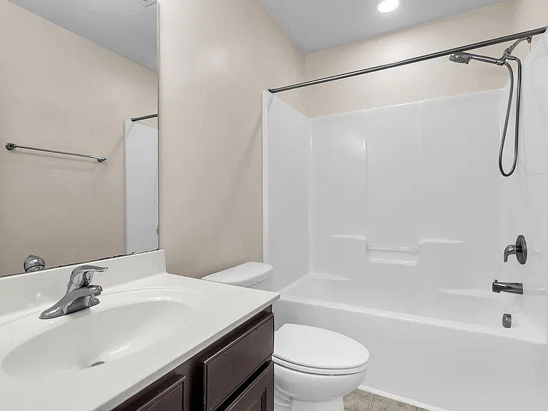 1104 Friartuck Trl — Photo 32