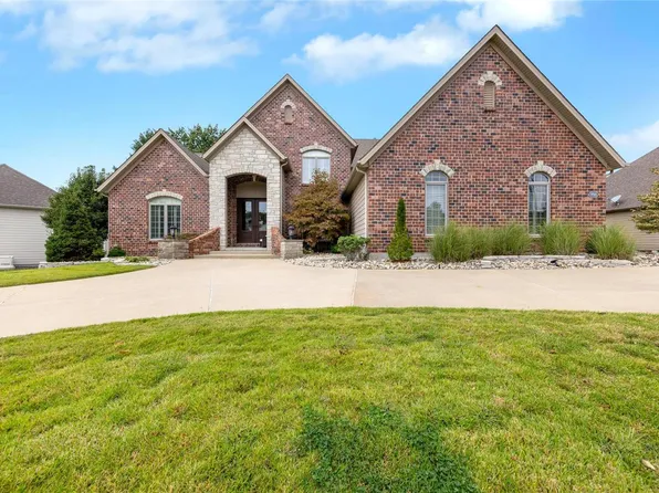 9911 Hilltop Dr, Saint Louis, MO 63128