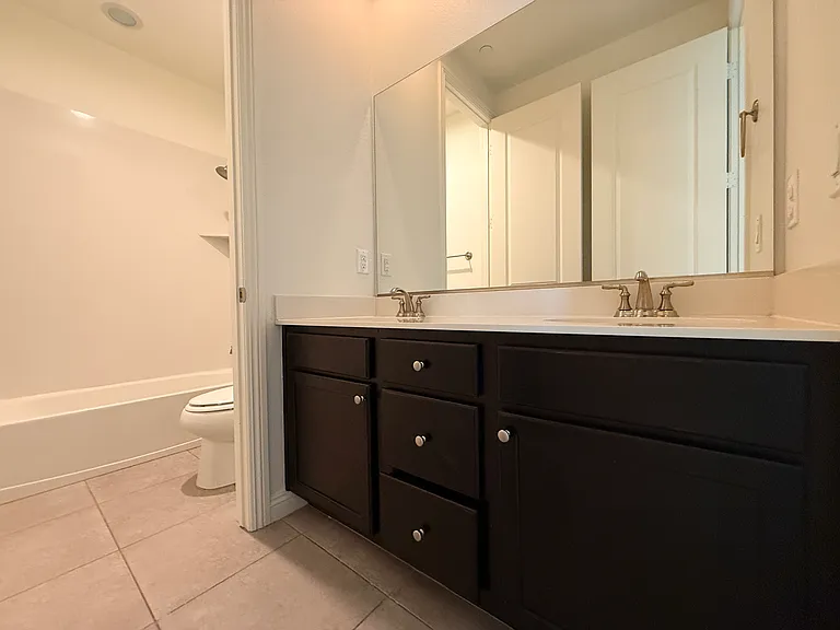 3217 Porta Cesareo Ave — Photo 9