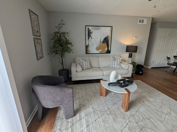 301 N Heritage Pkwy #13D