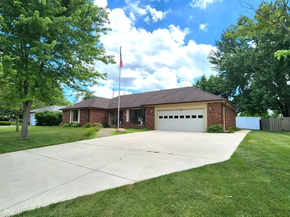 837 Ashbourne Ct, Greenwood, IN 46142