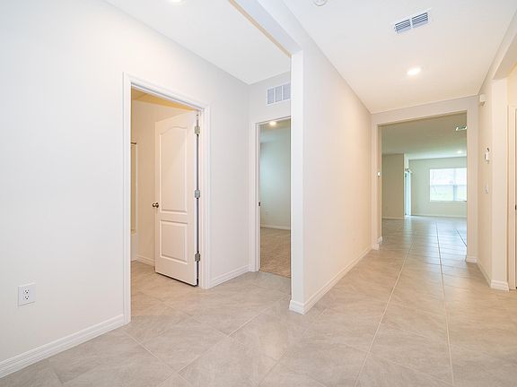 3rd image of 557 Shaelyn Pl