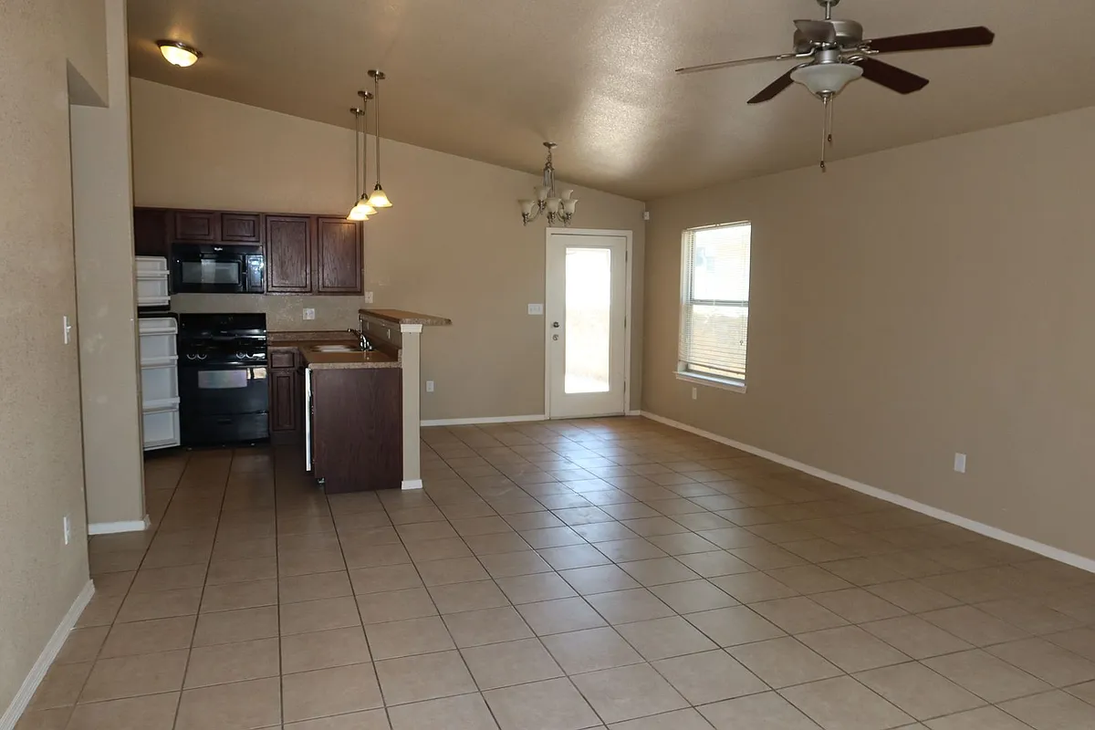 Building Photo - 14217 Otter Point Dr