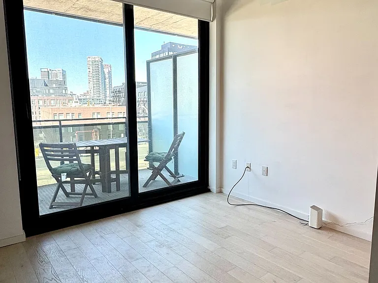21 Lawren Harris Sq #510 — Photo 9