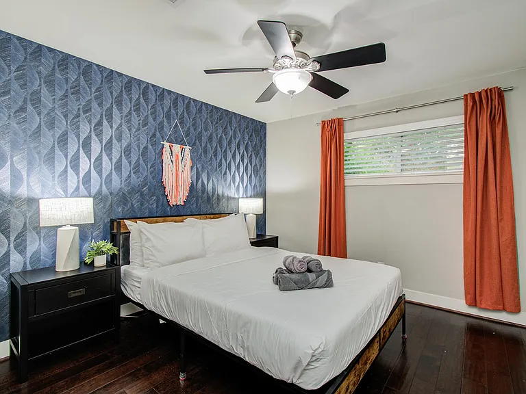 4749 Benning Dr — Photo 21