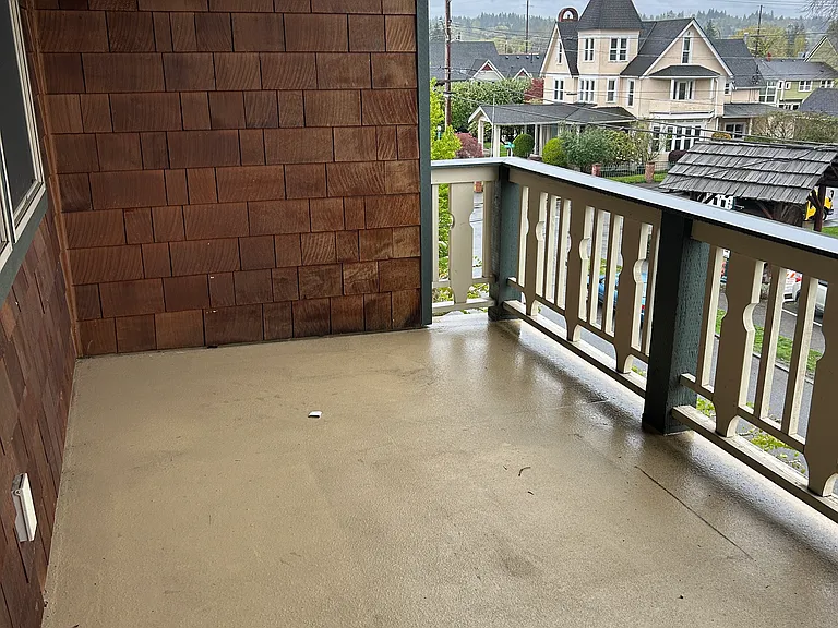 110 Cedar Ave — Photo 9