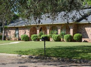 104 Fisherman Ln, Seguin, TX 78155