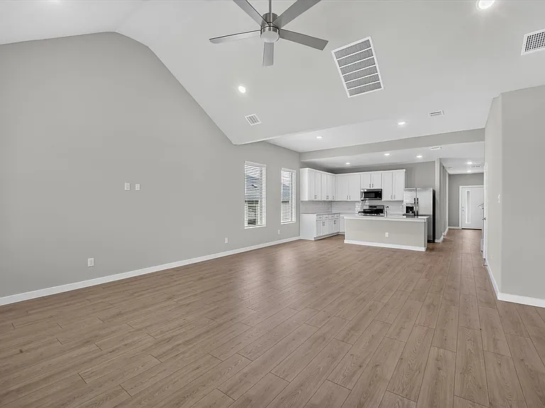 710 Summerberry Dr — Photo 4
