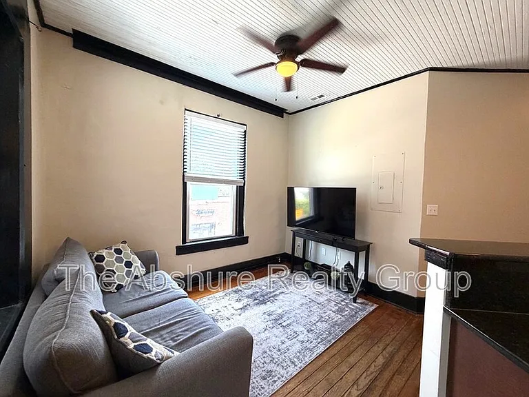 523 E Broad St #C — Photo 9