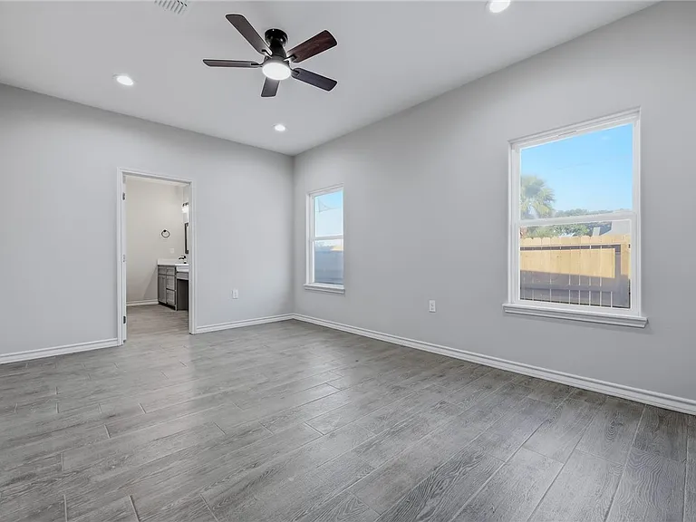 714 Mereet Dr — Photo 13