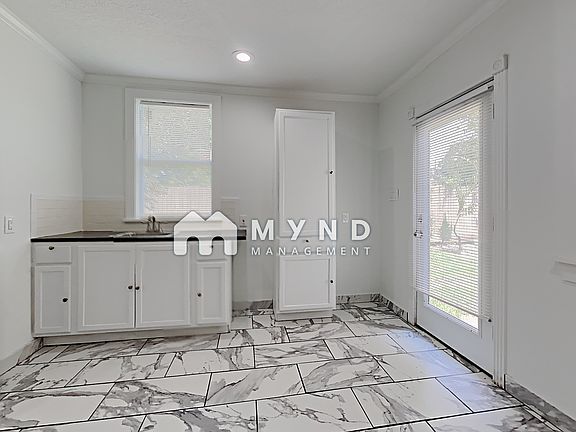 5th image of 5038 Creekmont Dr
