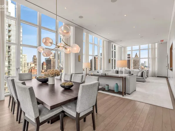 305 East 51st Street 8/9B image 18 of 19