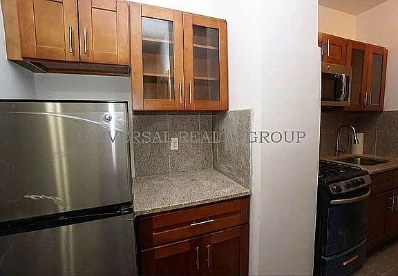 4th image of 261 Broome St APT 4A