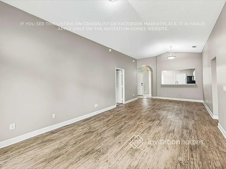 724 Putters Green Way S — Photo 4