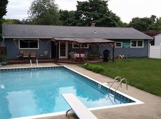 15 Indigo St, Groton, CT 06355