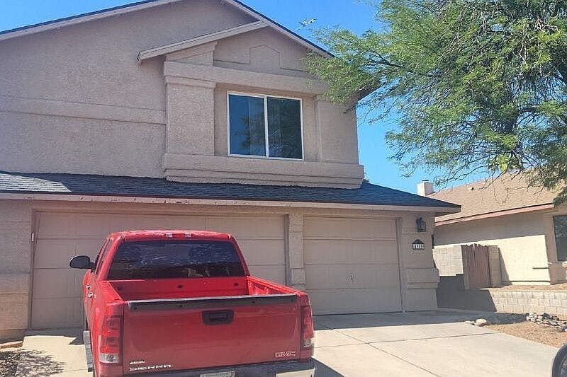 1st image of 4900 W Hurston Dr