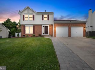 3 Honeysuckle Dr, Sicklerville, NJ 08081