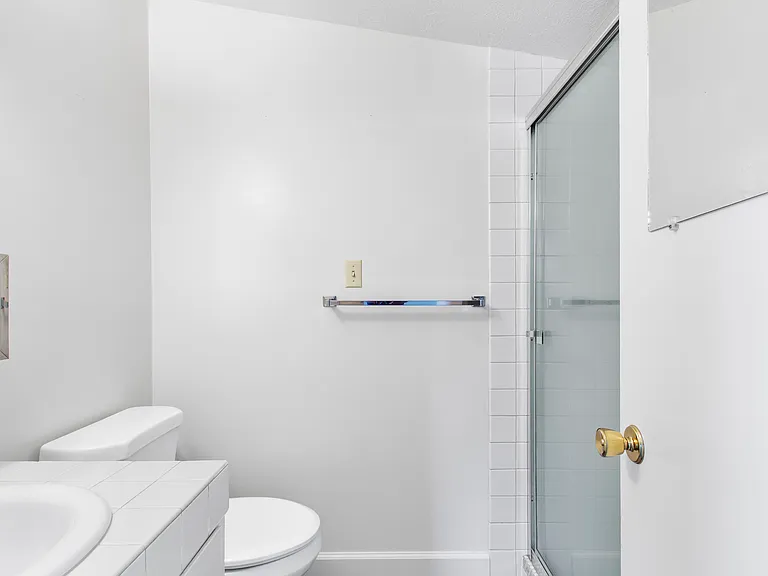 2044 Sunrise Cir — Photo 24