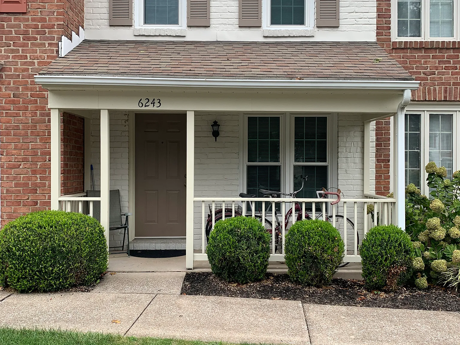 2 bed, 1.5 bath, 1140 sqft, $1,650 — Photo 1