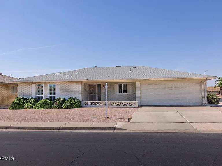 4613 E Escondido Ave — Photo 2