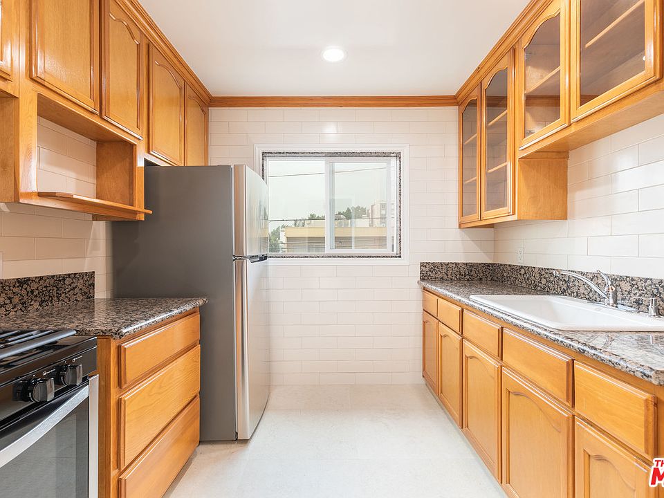 1st image of 1435 N Poinsettia Pl #H