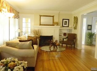 571 Springdale Ave, East Orange, NJ 07017