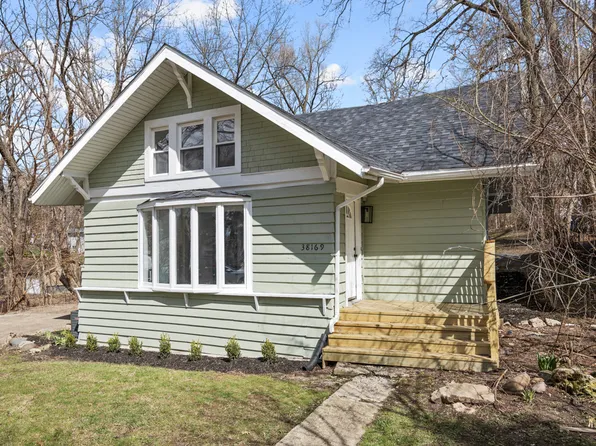 38169 N 3rd Ave, Spring Grove, IL 60081