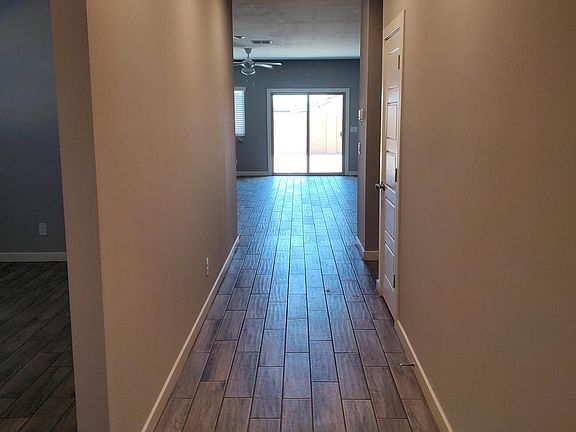 3rd image of 777 E Diamond Dr