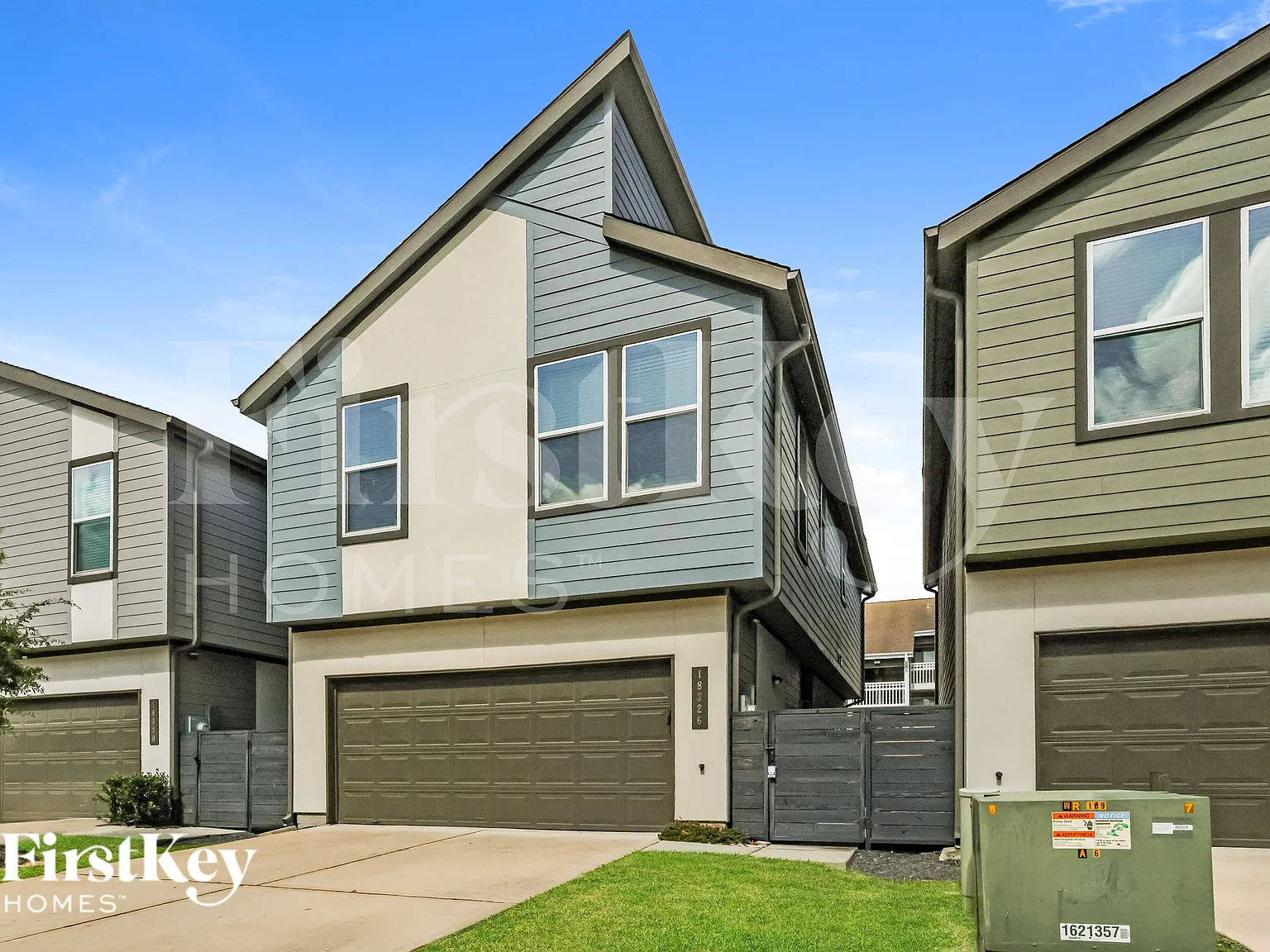 3 bed, 2.5 bath, 1619 sqft, $1,995 — Photo 2