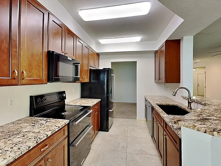 5049 Maxon Ter — Photo 3