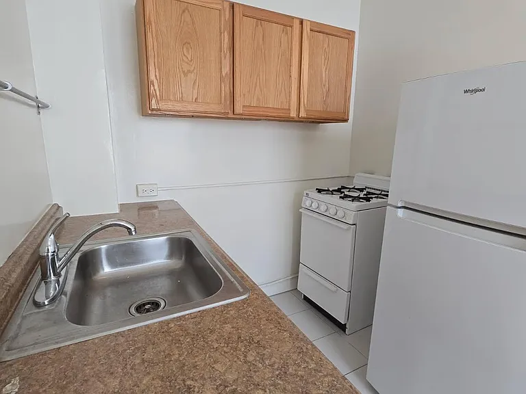 Stow Apartments — Photo 11