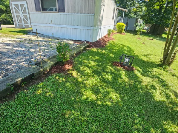14 Dunsinane Dr, Parkersburg, WV 26104