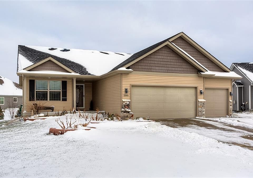 1st image of 2505 SE Stone Prairie Dr