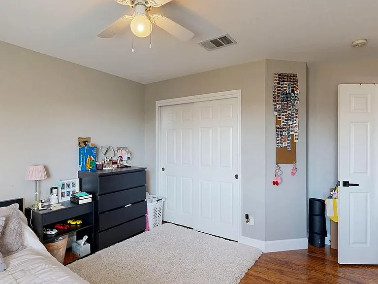 2105 Huxley Ln — Photo 13