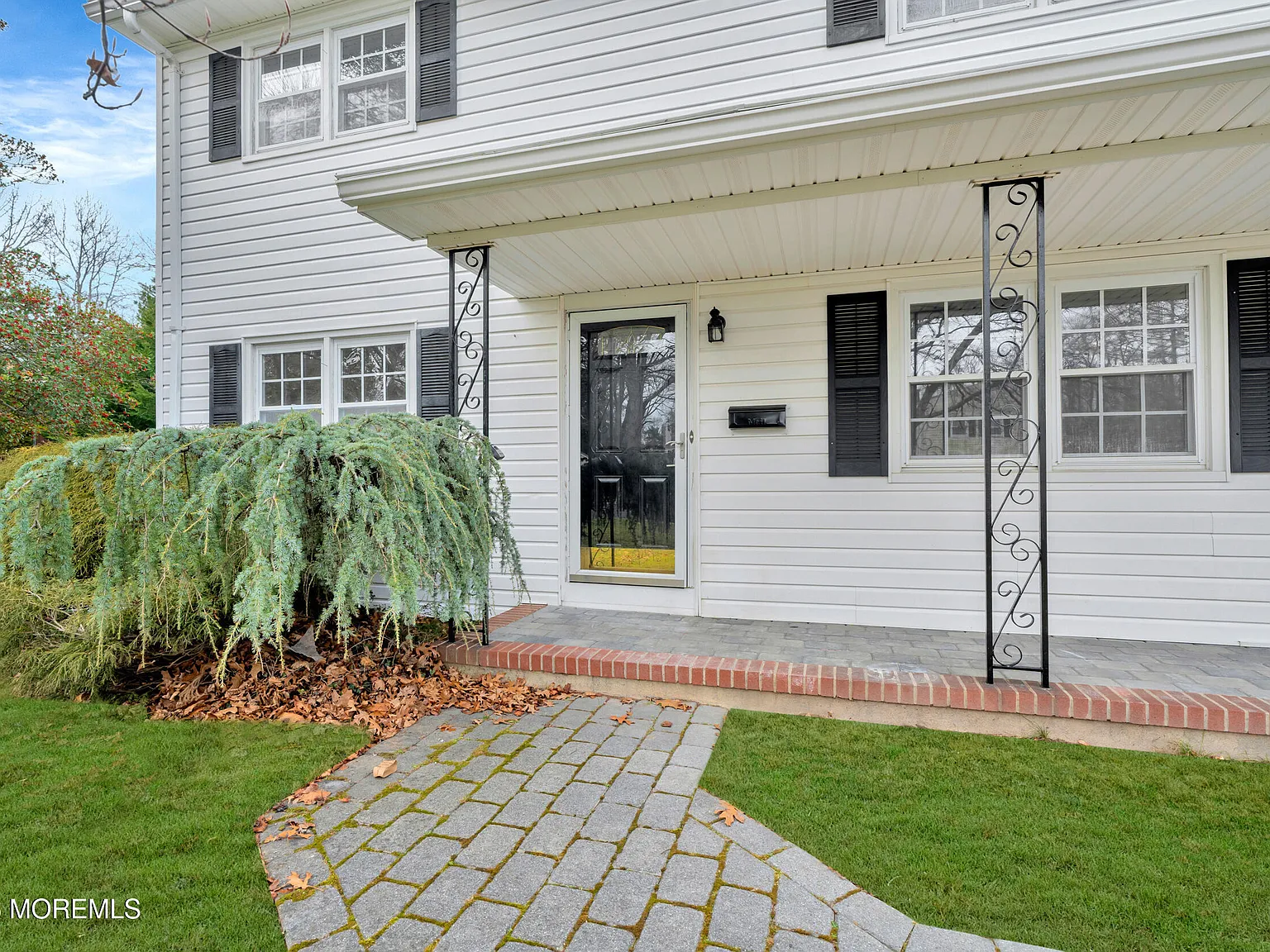 4 bed, 1.5 bath, 2220 sqft, $4,600 — Photo 3