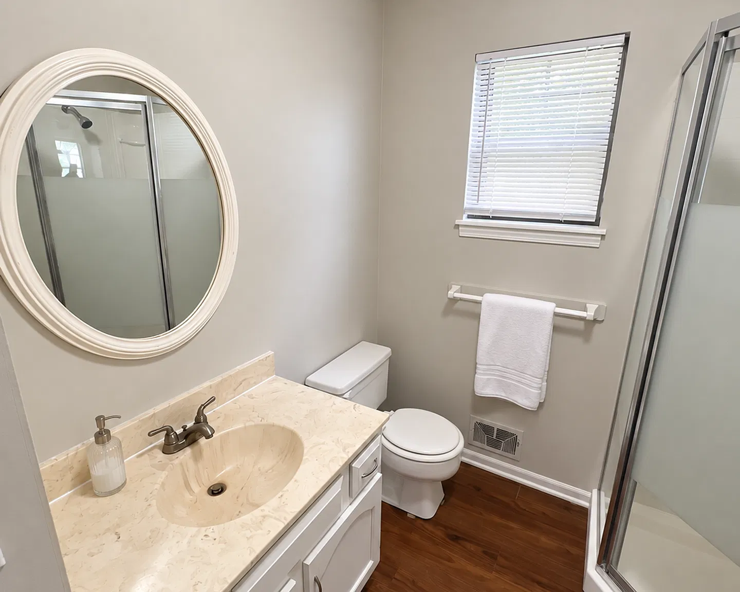Nieman Park Townhome Duplexes — Photo 4