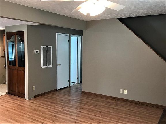 2nd image of 514 W Virginia Cres