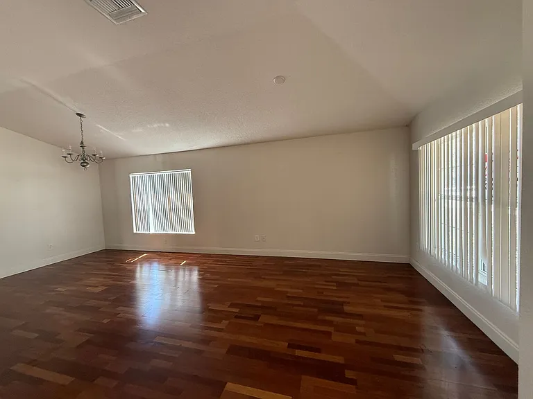 4095 SW 51st Ct — Photo 3