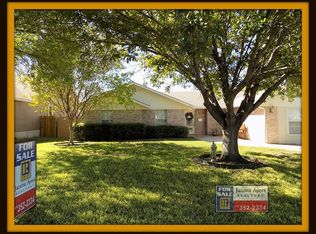 866 Buena Vista Dr, Eagle Pass, TX 78852