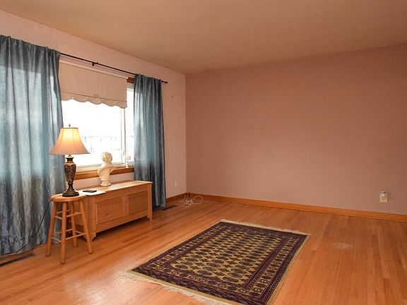 5th image of 6805 Maryland Ave