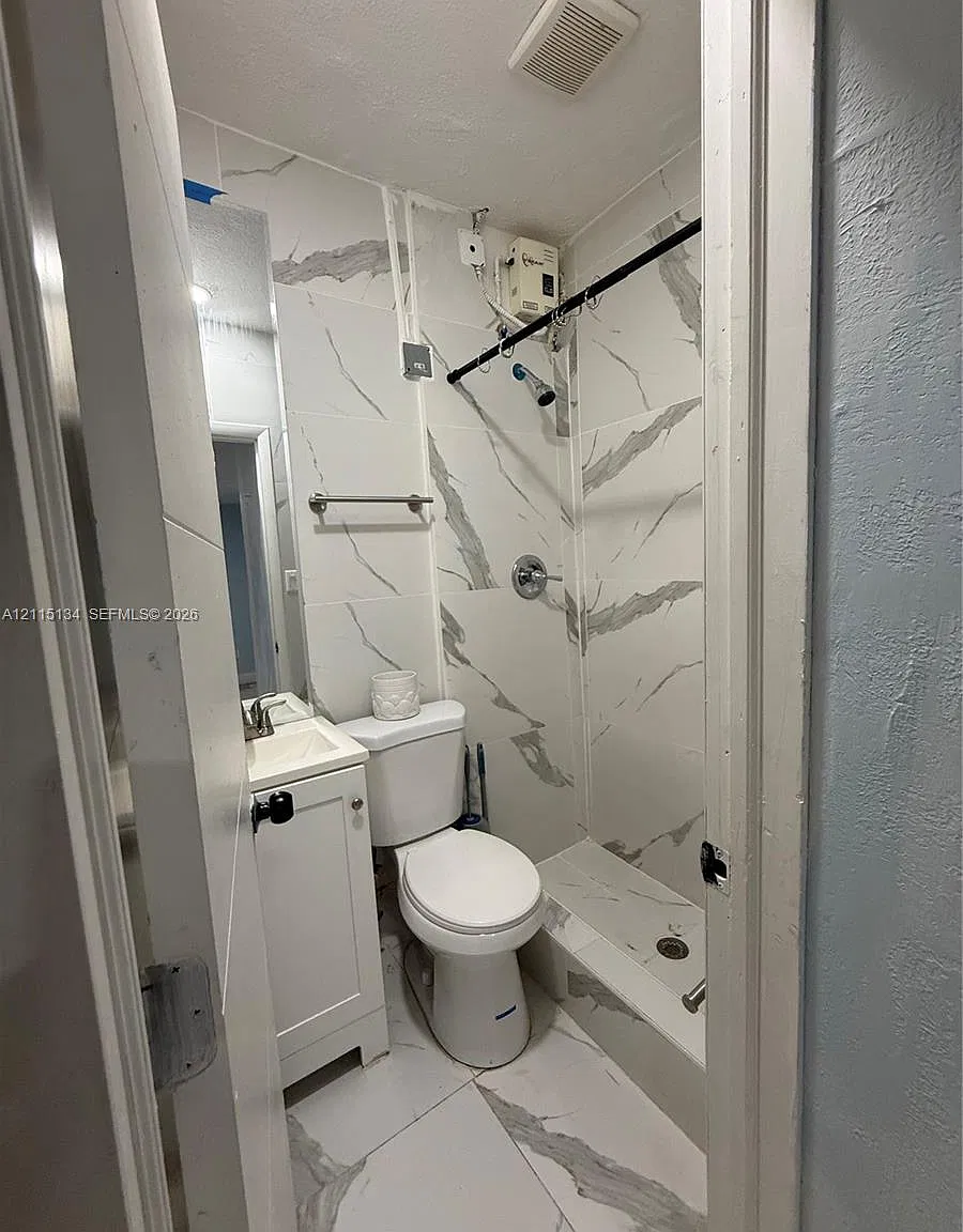 Melrose Manor — Photo 4