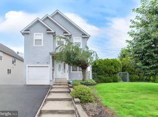 800 Red Lion Rd, Philadelphia, PA 19115