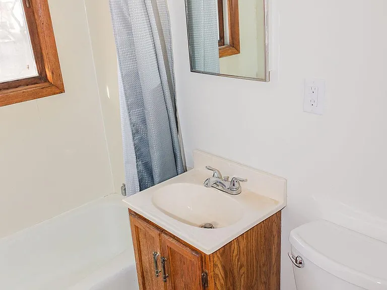 419 E Watrous Ave — Photo 12