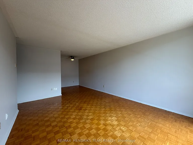 49 Leaside Dr #303 — Photo 7