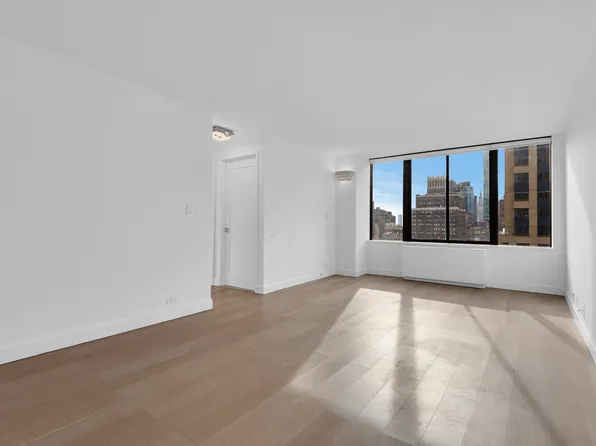 445 5th Avenue image 1 of 11
