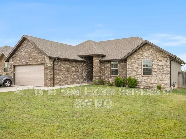 879 E Dyann Dr, Nixa, MO 65714
