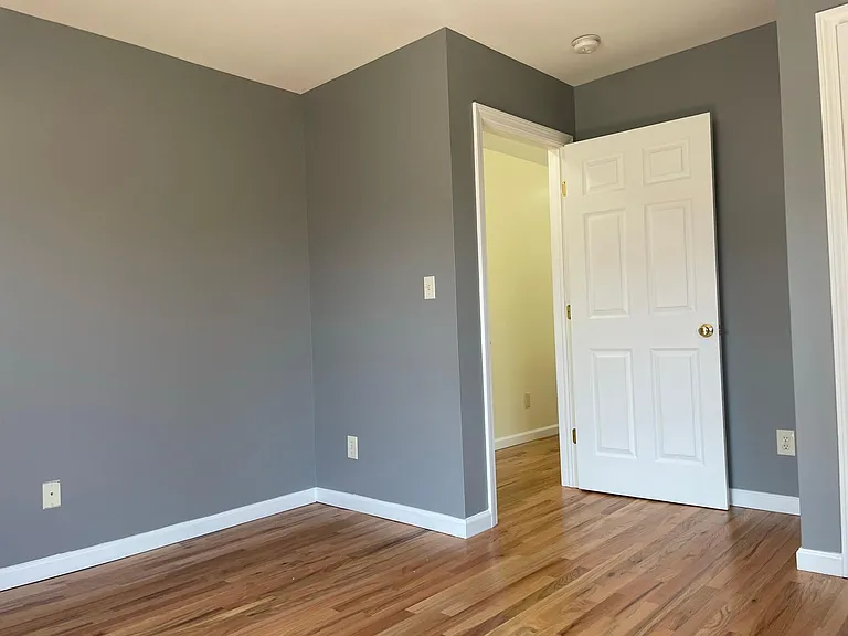 765 Hart St — Photo 34